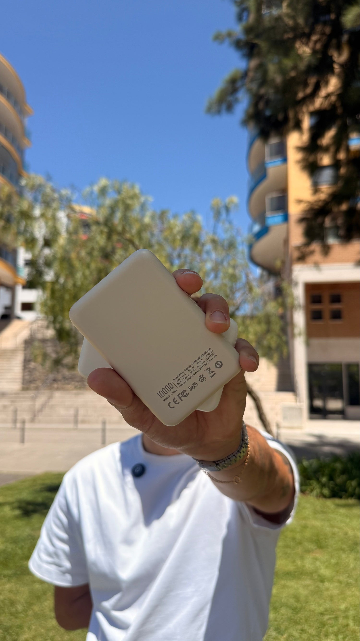 Verão sem bateria a zero: a bateria MagSafe é a tua melhor amiga nas férias